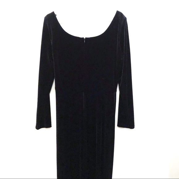 Vintage Black Velvet Evening Dress with Brooch - Picture 2 of 5